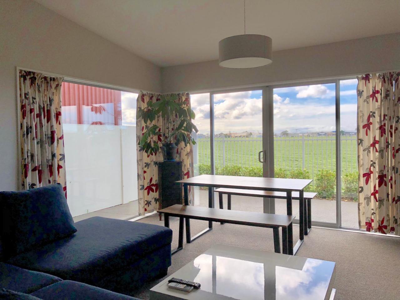 Lovely, Sunny, Home Sweet Home Christchurch Esterno foto