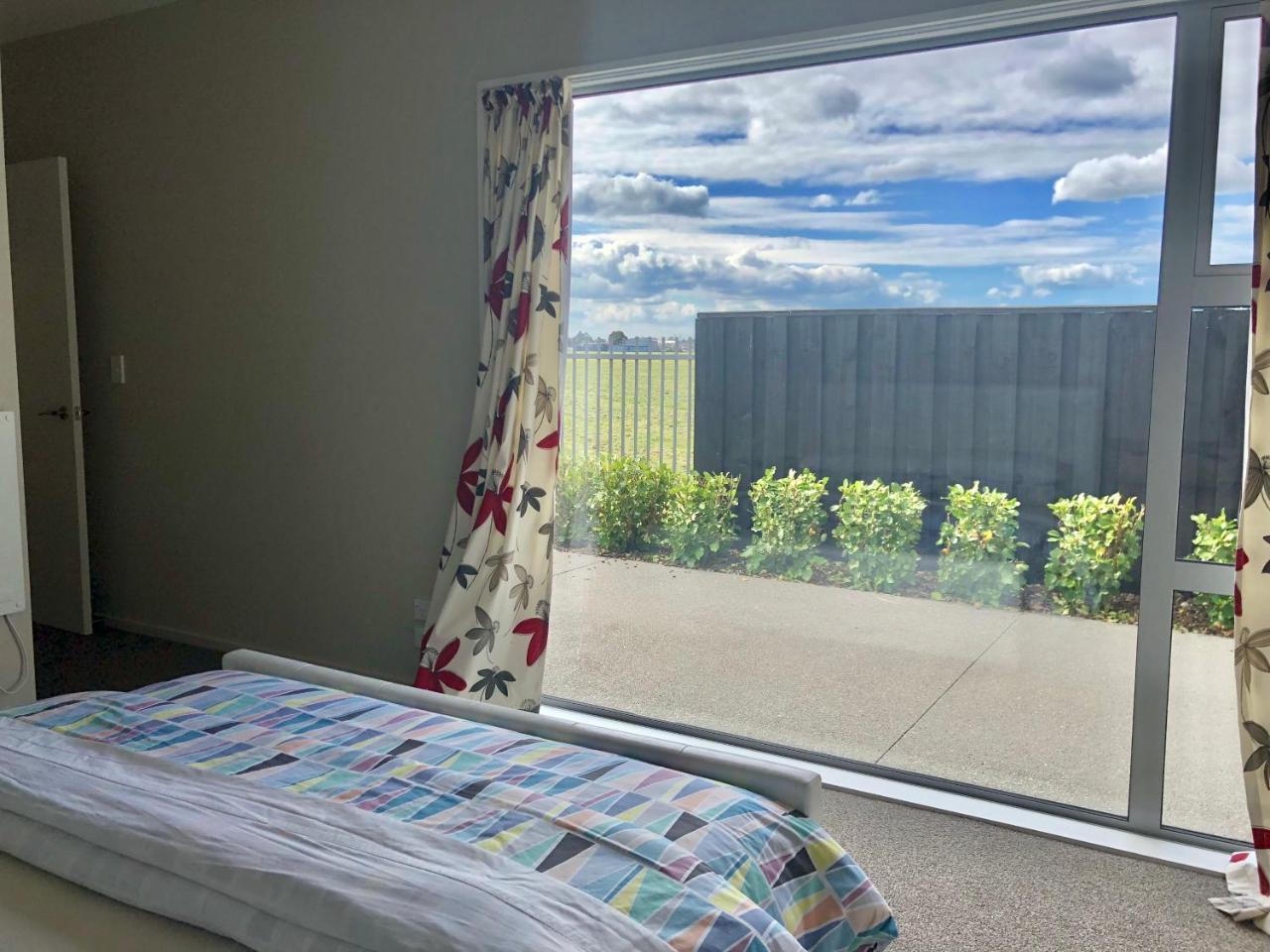 Lovely, Sunny, Home Sweet Home Christchurch Esterno foto