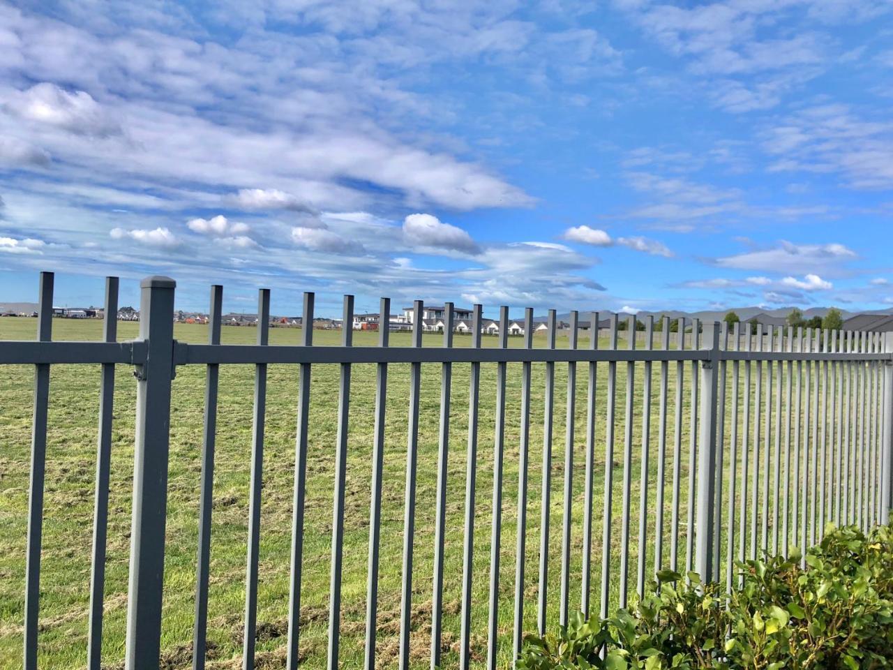Lovely, Sunny, Home Sweet Home Christchurch Esterno foto