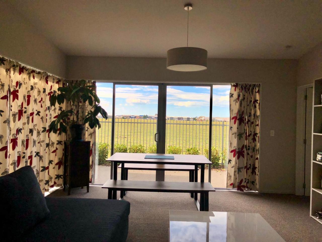 Lovely, Sunny, Home Sweet Home Christchurch Esterno foto